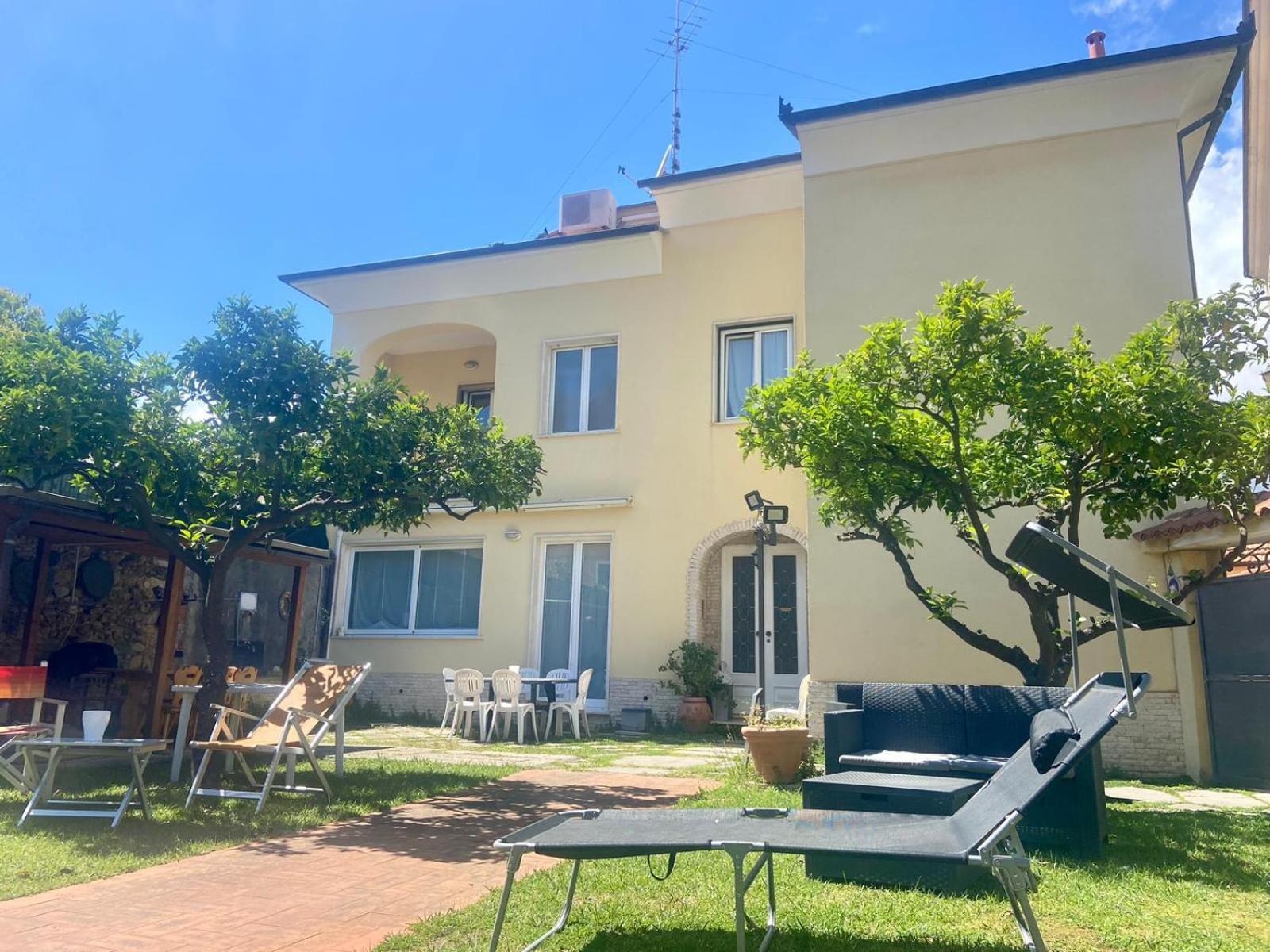 Villa Marcellina - Piazza San Giovanni, Giardino Privato, Jacuzzi E Barbecue لوانو المظهر الخارجي الصورة